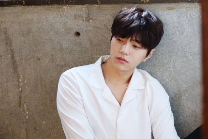 7WorldINFINITE's tweet photo. [PIC] 171013 Starcast "INFINITE New Profile Behind" Photoshoot – #INFINITE Myungsoo https://t.co/PQGUFxIQj2