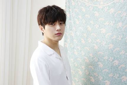 7WorldINFINITE's tweet photo. [PIC] 171013 Starcast "INFINITE New Profile Behind" Photoshoot – #INFINITE Myungsoo https://t.co/PQGUFxIQj2