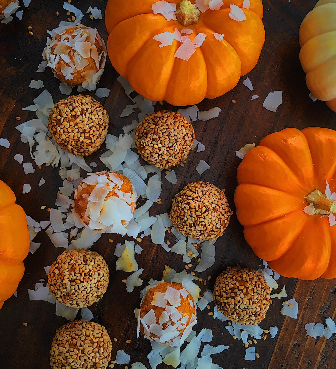 ShanCooks's tweet image. #pumpkin #proteinpoppers #blissballs #vegan recipe on Insta:
@the.real.shan