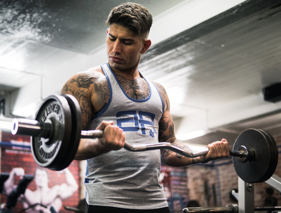 GunznPozez's tweet photo. #FlexFriday is here! Friday isn't a time of rest, not for the hard workers! This is the time to get ahead of everyone else! #LiftInStyle https://t.co/KSREZ1OCAL