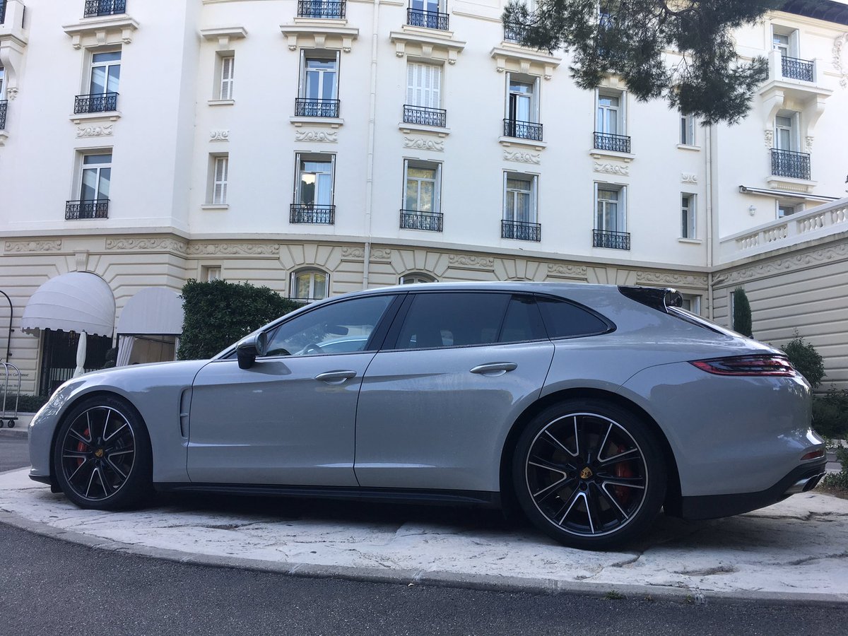 MarcOuayoun's tweet photo. Présentation presse de la nouvelle Panamera Sport Turismo 
#porsche
#sporturismo https://t.co/H1iJEh8xpb
