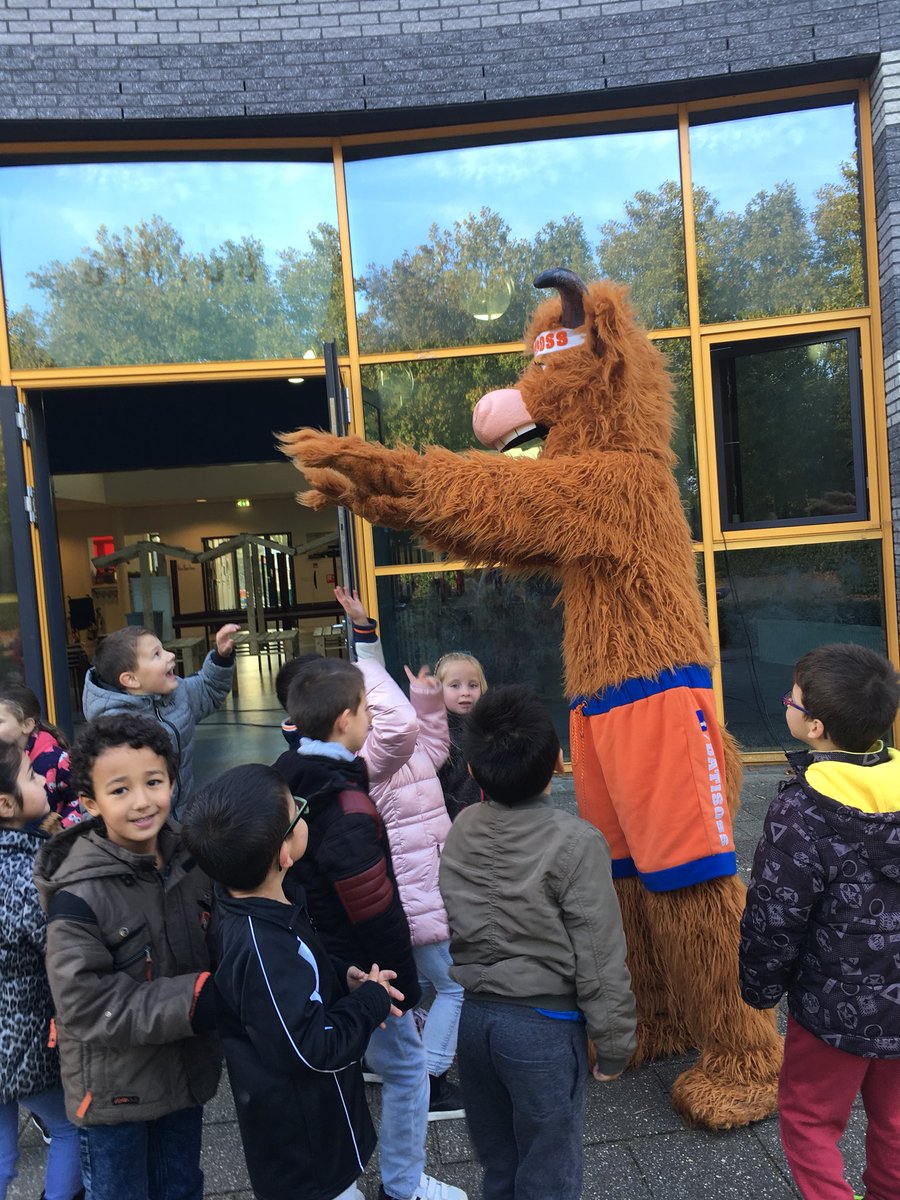 SEC_Oss's tweet photo. @BSSterrebos @obsdetelescoop zijn de fitste school van Oss! @DatisOss @ggdhvb #JOGGWeek https://t.co/RiqIuqBXp8