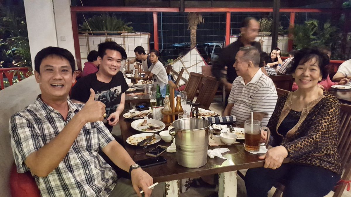 hogwildbali's tweet photo. Almost dinner time and feeling hungry?
We finally landed in Serpong for our soft opening! 
let's join the wildness and share the LURVE!!! ❤ https://t.co/Fx7S6ltsky