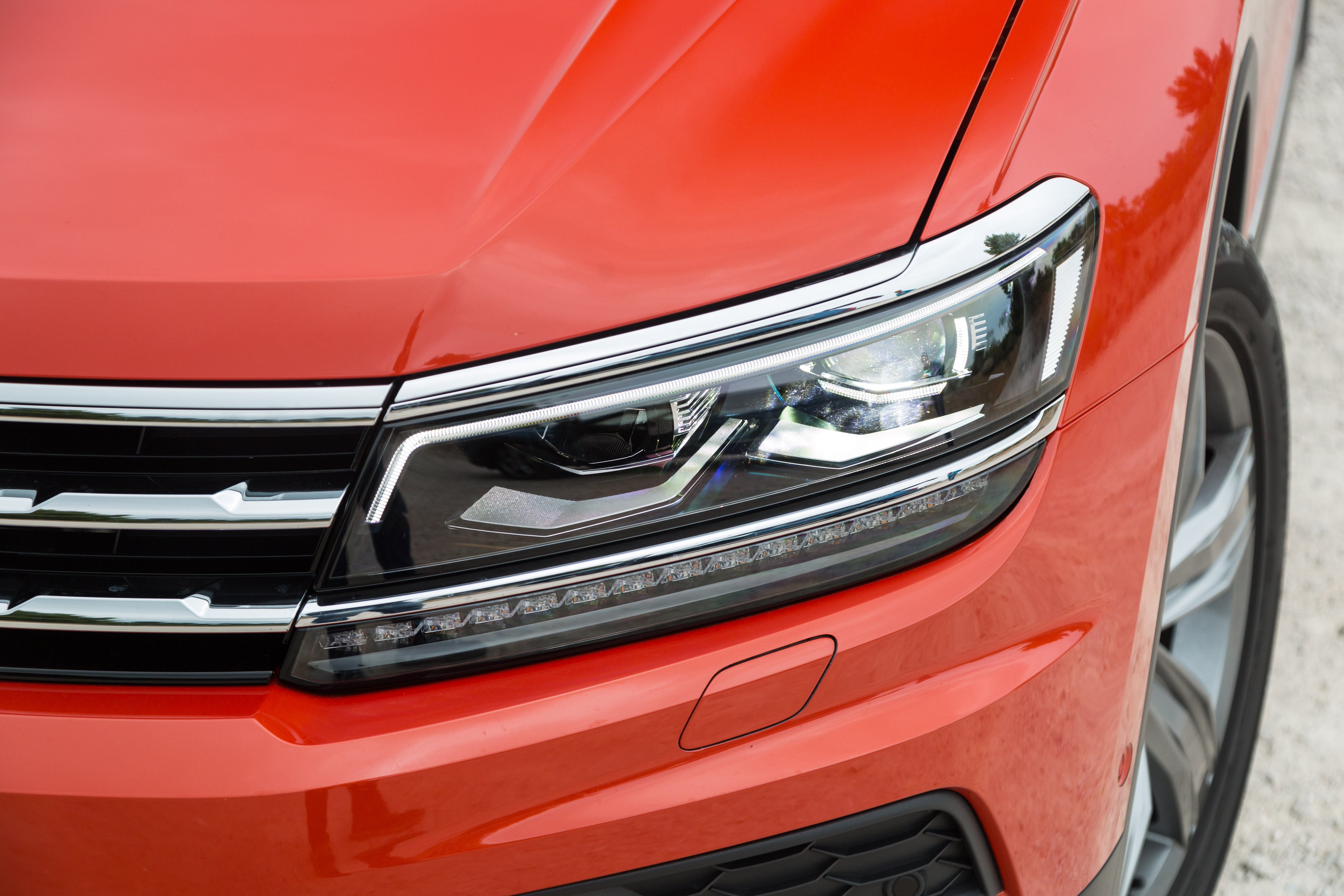 Лед на тигуан. Vw tiguan led. Лампы в птф тигуан 2. Тигуан 2 светодиодные лампы. Фольксваген тигуан 2020 фары.