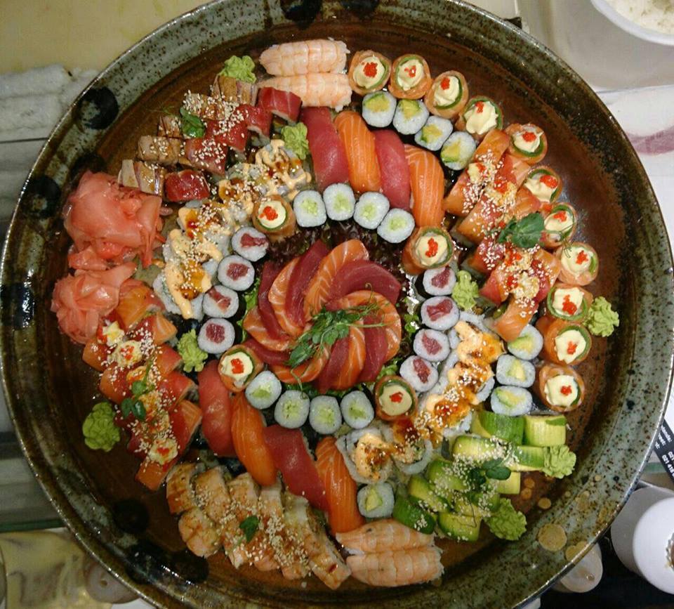SushiBoxSA's tweet photo. Take a look through our delectable Sushi Platter Menu. We offer FREE DELIVERY for all orders over R1500. https://t.co/dImxGSfyUy https://t.co/xXBttIvTAW