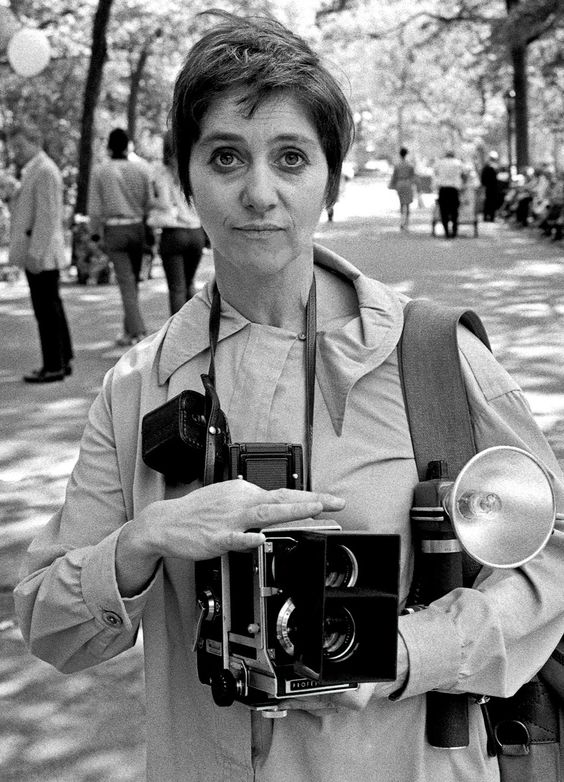 artribune's tweet photo. Foto del giorno: Diane Arbus a Central Park con la sua macchina fotografica, 1967... https://t.co/6JTegFm9Vp