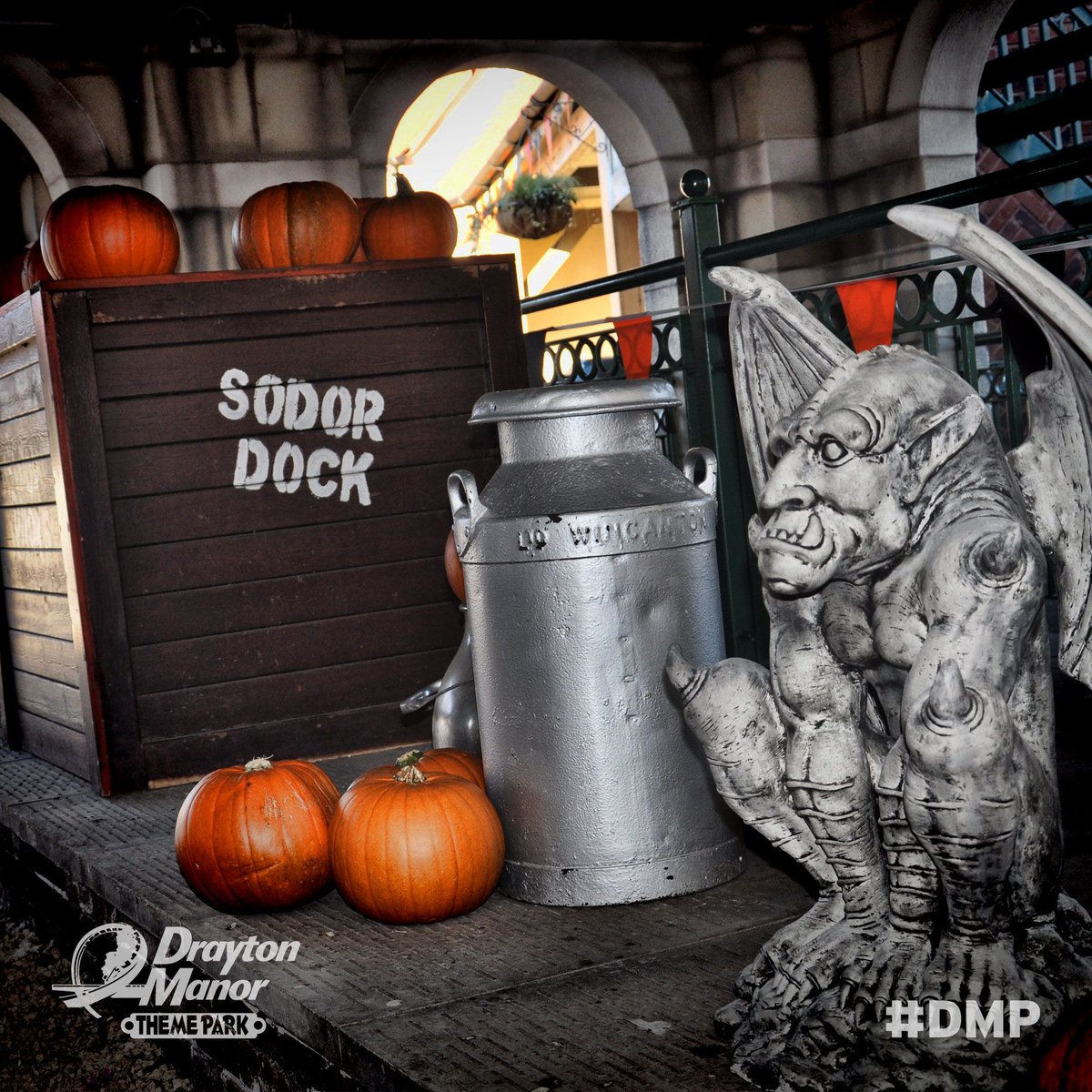 DraytonManor's tweet photo. FREEBIE FRIDAY 13TH! For your chance to WIN a Halloween Stay &amp; Play for a family of 4, LIKE &amp; RT! T&amp;Cs apply https://t.co/2pwH0Cnzfq https://t.co/LKzDNwKjrs