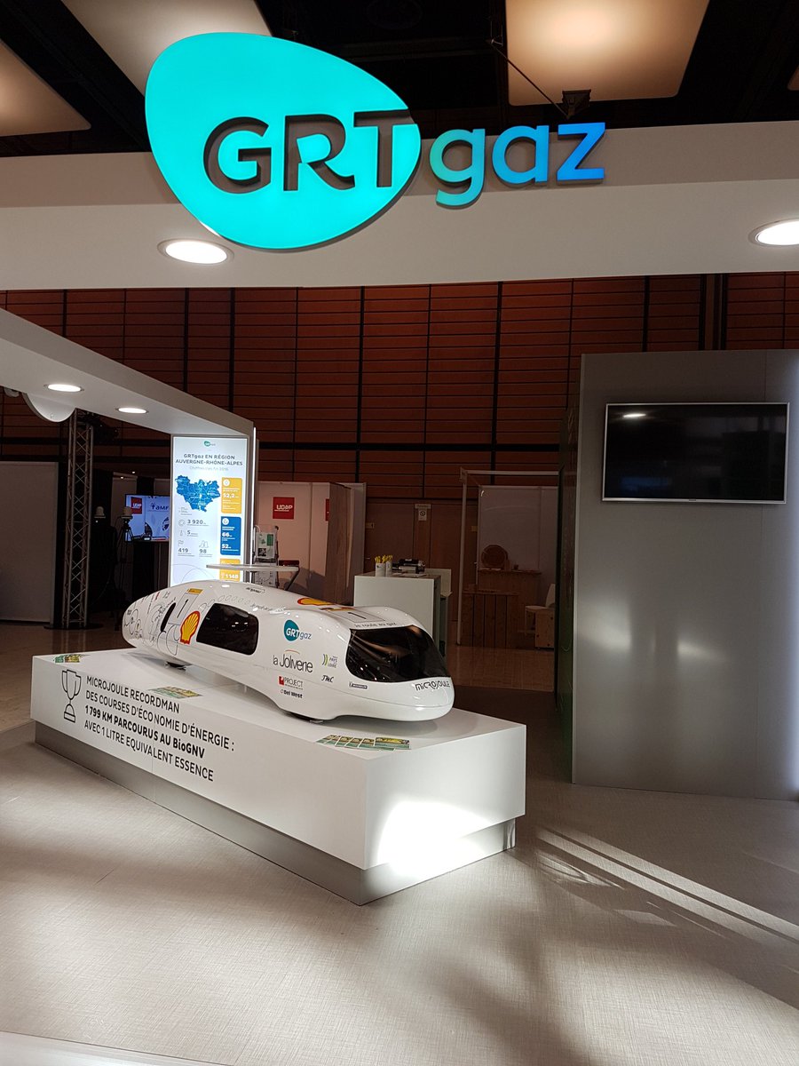 Aujourdhui, #JeRouleAuGaz au congrès @L_AMF69 ! Venez admirer notre champion et parler #BioGnv !