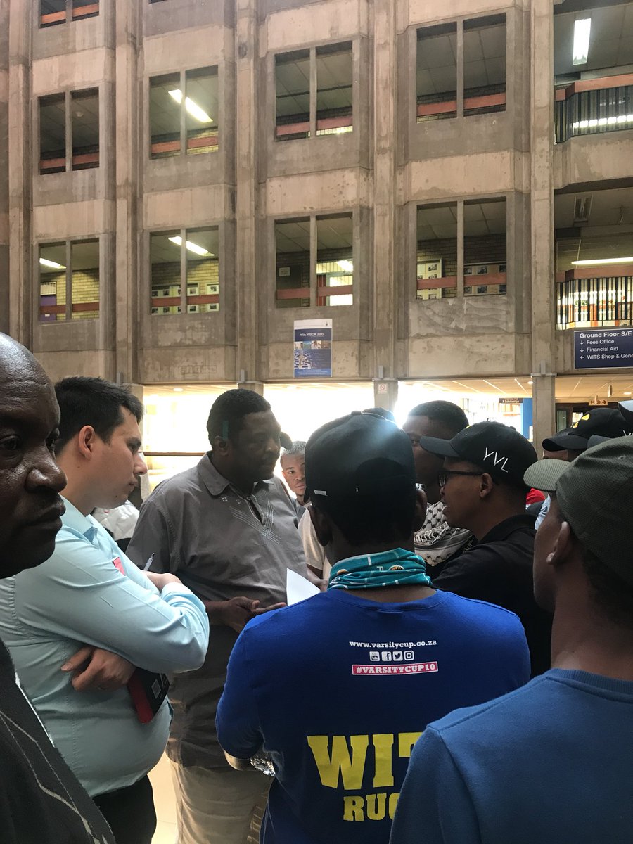 YaleVillageRes's tweet photo. The students being addressed. 
#SayNoToVictimization https://t.co/jwLCNAdpV5