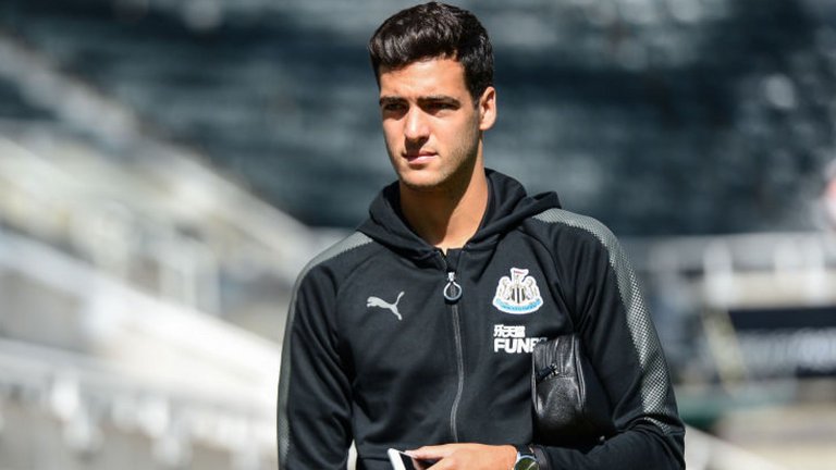 SkySportsNews's tweet photo. BREAKING: Newcastle midfielder Mikel Merino signs permanent five-year deal after joining on initial loan from Borussia Dortmund. #SSN https://t.co/HLW1Eg2jfL