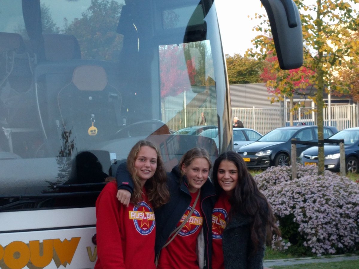 Dochterlief (links) met vriendinnen &amp; school op pad naar St Petersburg en Moskou. Spannend!