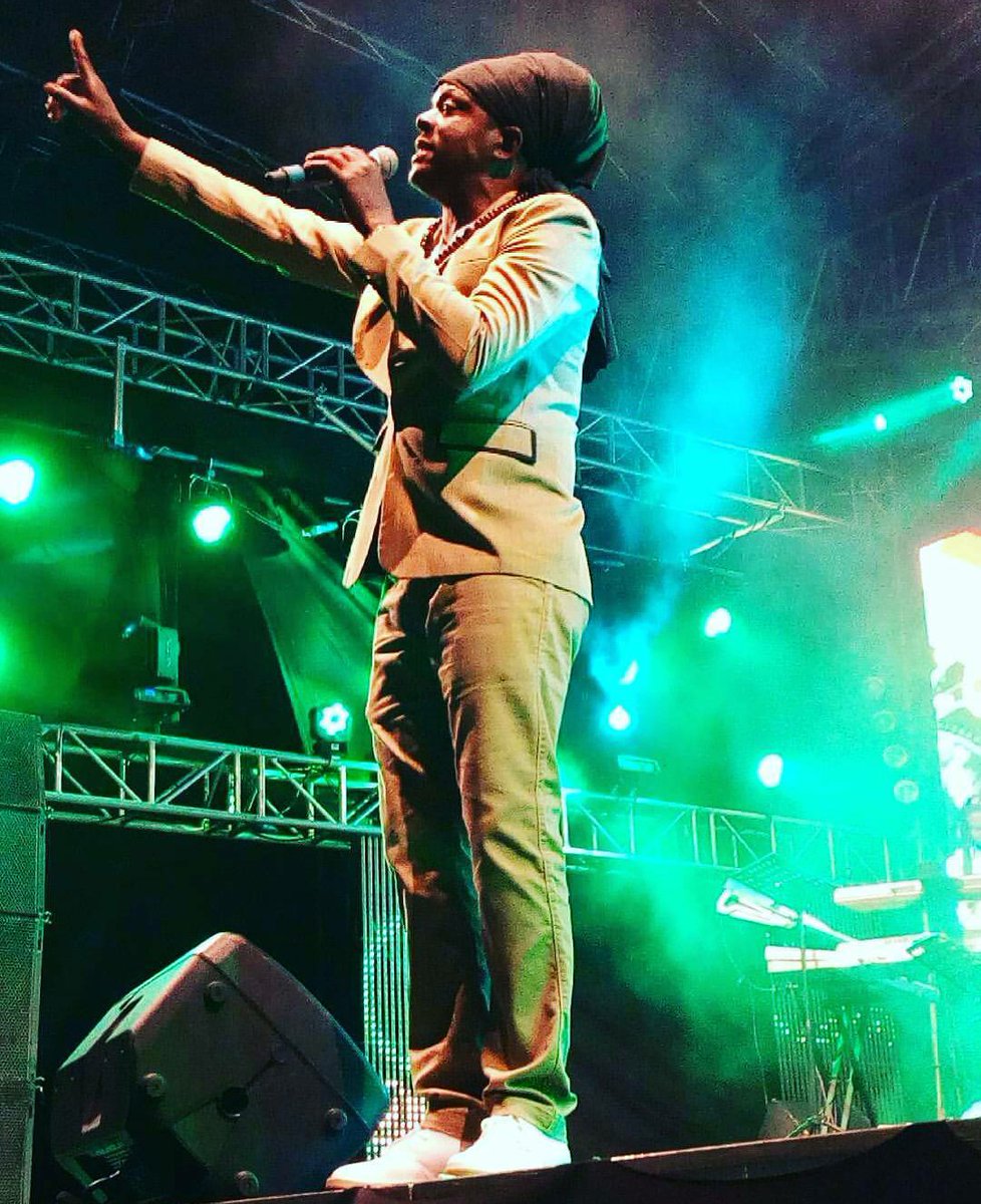 SirAlexas's tweet photo. ..i need a Gedion Boots and a Khaki suit... #DobaFest #ThrowBack ๐๐๐ https://t.co/bkbJjJ7dSc