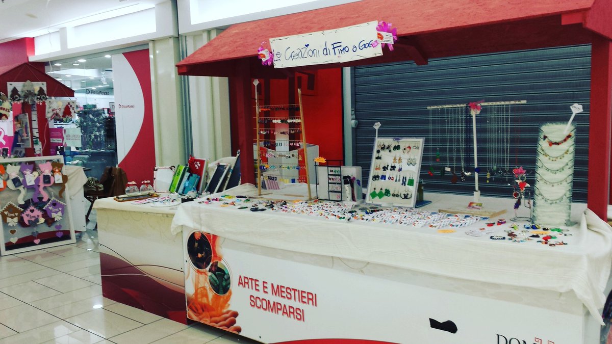 fraRNR87's tweet photo. Siete pronti?
Vi aspettiamo! CC Domus
#ccdomus #mercatino #daje #buongiorno #13ottobre #handmade #fimo https://t.co/ve3PBmU1Wp