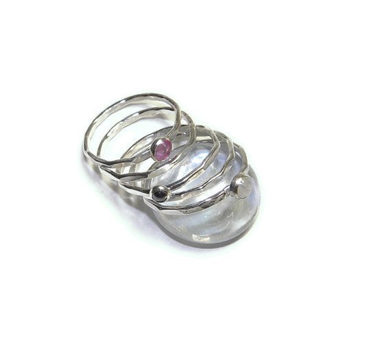 LoveStoneArts's tweet photo. Love Stones in Sterling Rings, set of 5 R130 https://t.co/AGKmQFn0cQ #jetteam #FallFashionTrend https://t.co/Ue6M6u6FuA