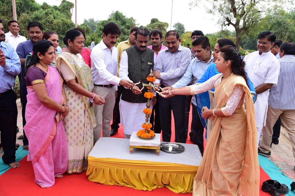 igautamshah's tweet photo. Glad to complete inauguration ceremony today morning 
for new Garden developed by #AMC near Shahwadi Canal Vasna ward West Zone.
#Ahmedabad https://t.co/2kbsDlHW2B
