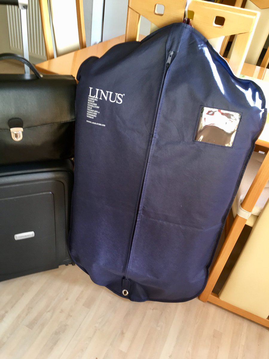 LindemannAndreD's tweet photo. Koffer sind gepackt für die #FSR17.
Jetzt kann ich das Wetter noch nutzen und den Rasen mähen?! 😉 https://t.co/S0aK1tXmLT