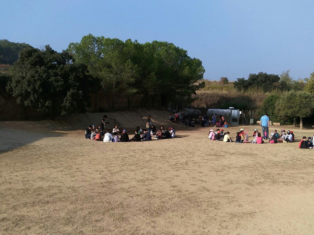 Col_StaTeresa's tweet photo. Acabem d'arribar a Can Julià! Esmorzem per agafar forces i fer totes les activitats que tenim preparades. https://t.co/1qgYPWucBE