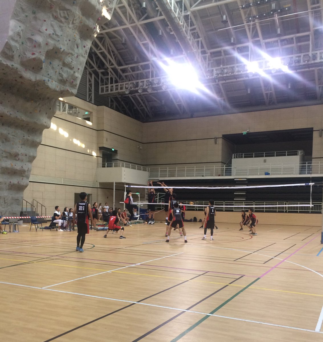 MrSamHo's tweet photo. @tistigers Sr Boys Vball team playing vs SIS in PRC tourney finals #TISmacao #SISrocks https://t.co/Hfi3vwl0Hi