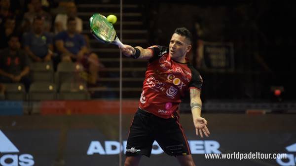 PadelSpain's tweet photo. Duelos masculinos de 1/4 del #WPTGranadaOpen https://t.co/8YfXvJeX8X #pádel #noticias #deportes https://t.co/rIUq9XkNIE