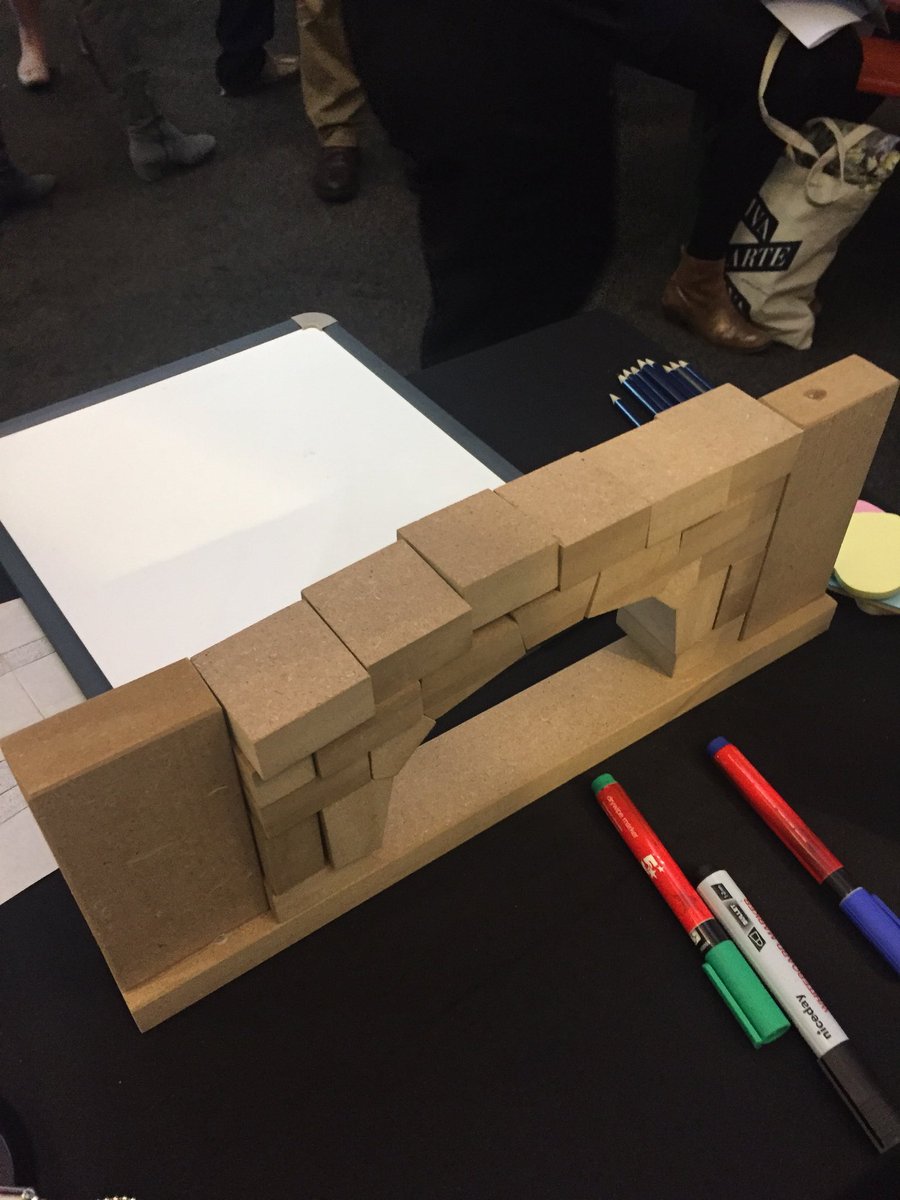 VeriteamUK's tweet image. Our first #bridgebuild challenge accepted. A brilliant time of 2mins 30seconds! #BrightonSummit