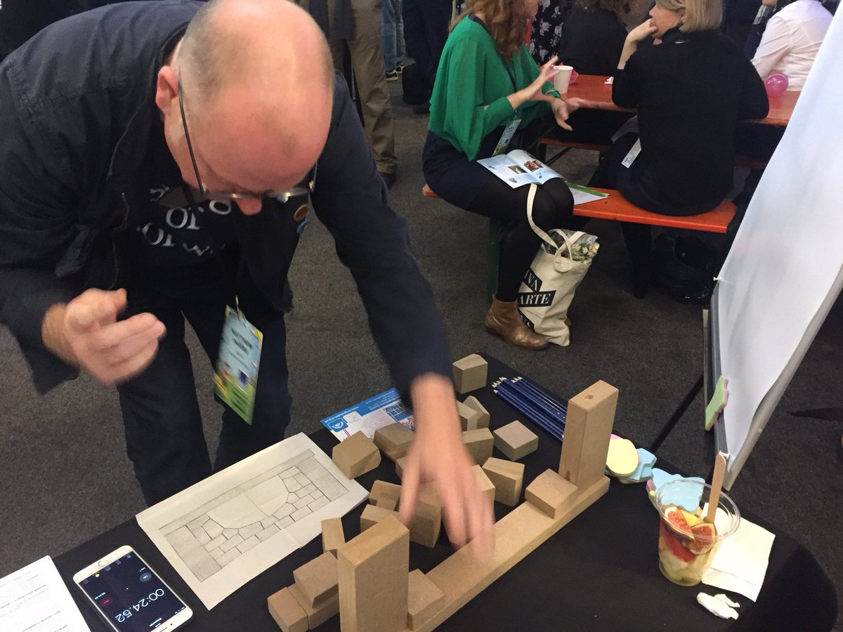 VeriteamUK's tweet image. Our first #bridgebuild challenge accepted. A brilliant time of 2mins 30seconds! #BrightonSummit