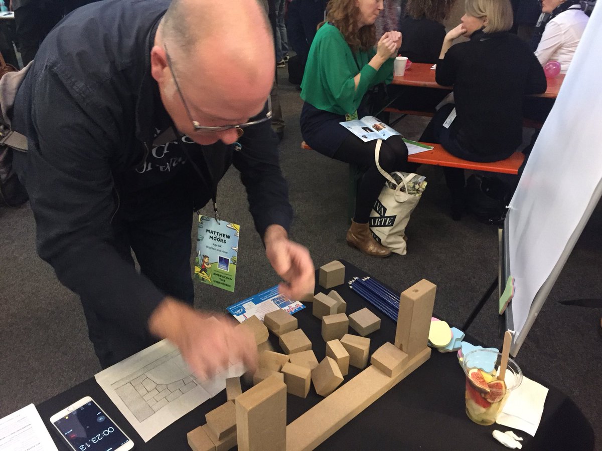 VeriteamUK's tweet image. Our first #bridgebuild challenge accepted. A brilliant time of 2mins 30seconds! #BrightonSummit