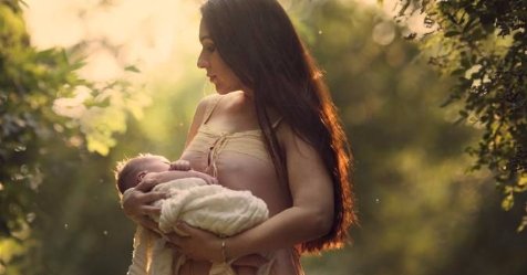 fitpregnancy's tweet photo. These Ethereal Photos Are #NormalizingBreastfeeding in the Most Gorgeous Way https://t.co/NFn5bCTVyL https://t.co/nmc9jFNXqV