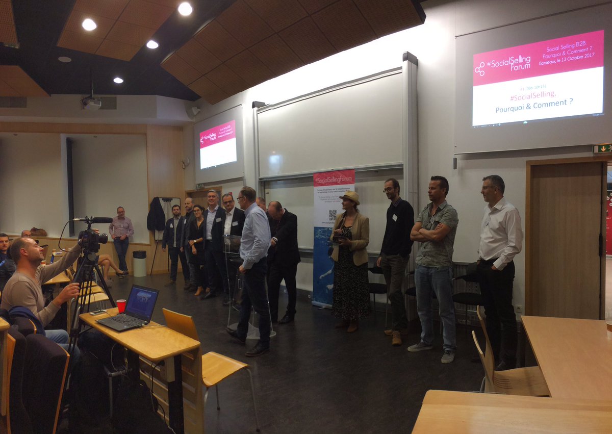 CyrilCollin's tweet photo. En direct du #socialsellingforum à Bordeaux. "L'art et la manière d'exploiter les réseaux sociaux pour développer ses ventes" https://t.co/wkcTLVOGmC