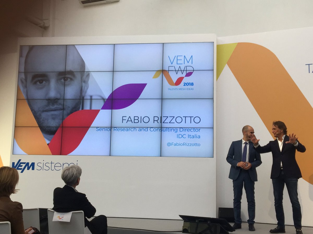 LorisFrezzato's tweet photo. Fabio Rizzotto on stage per analizzare i megatrends  #vemfwd2018 @vemsistemi https://t.co/rDvFEsn3jQ
