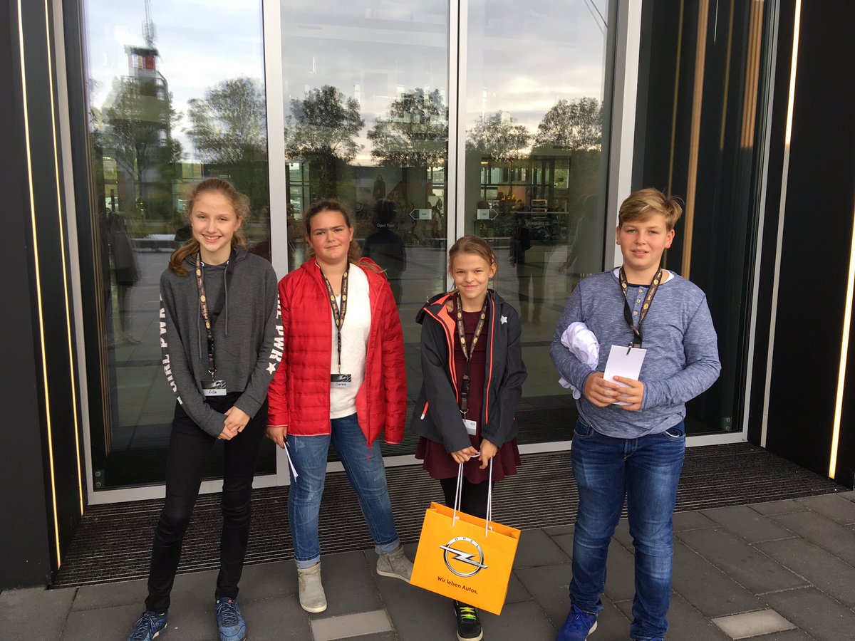 OpelBlitzKidz's tweet photo. Heute ist Kindertag @Opel. Let's Go! #BlitzKidz https://t.co/UOM5BnC1ID
