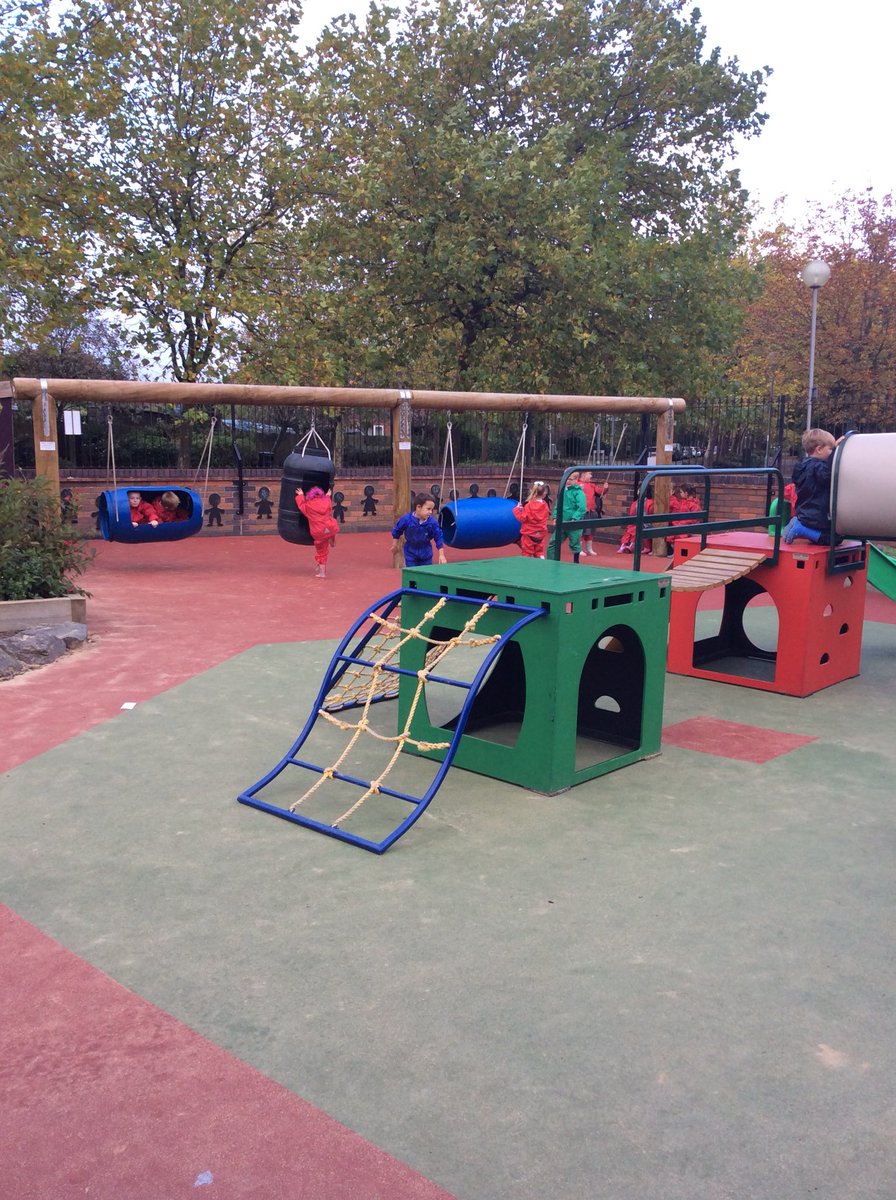 WilliamLawSch's tweet photo. Reception are enjoying our active learning outside! #ExplorativePlay https://t.co/QQ1ExVGIQD