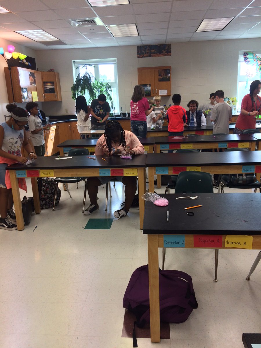 Meez_oh's tweet photo. From the last Science Club meeting! I can’t wait for the next one, this Monday, October 16!!! https://t.co/52A0U6yG5p