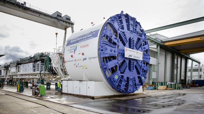 FNTP_info's tweet photo. 🚇1600 tonnes, 106 m de long le tunnelier géant, une machine TITANESQUE pr le @GdParisExpress ! #ProuesseTP https://t.co/eBp5jCqEmX https://t.co/DeA6rxL5UX