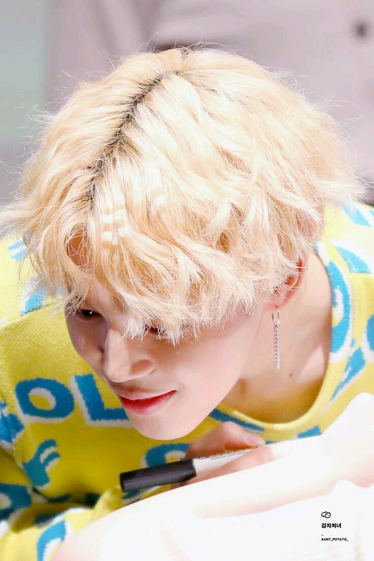 jenni22300's tweet photo. Happy Birthday to the precious JiMin. Have a good day. Stay healthy and smily. ARMYz love you a lot. #FranchARMY #HappyJiminsDay
#지민생일 https://t.co/Zfgk7cprt4