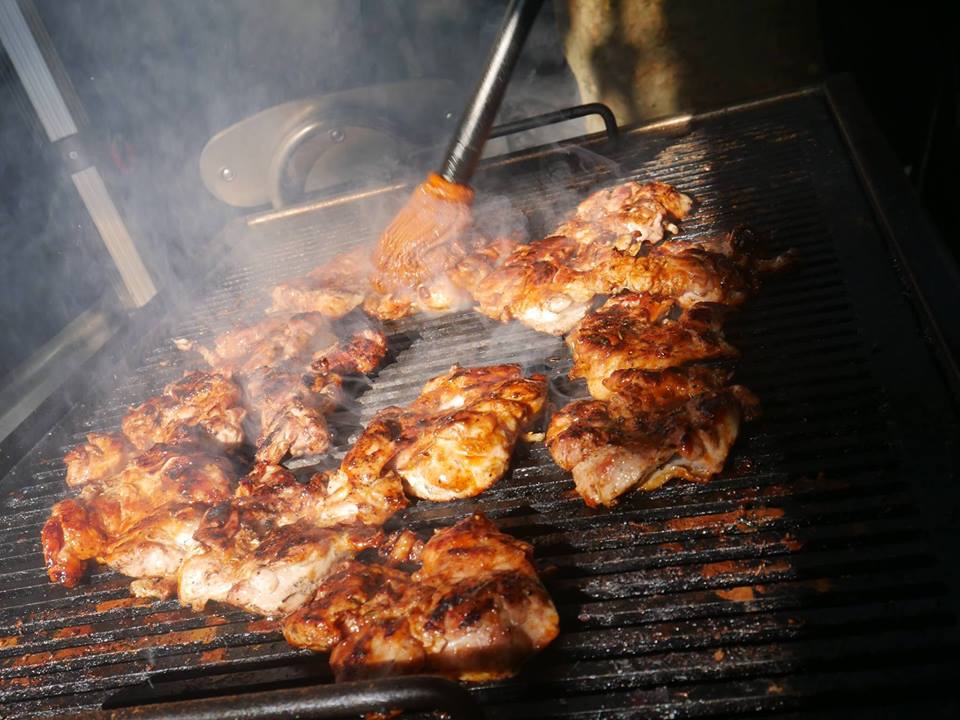 MagicRockTap's tweet image. Food today from 3pm, by the ever excellent @smokinbluesnews #Huddersfield #streetfood #magicfromthesource #smokinblues #bbq