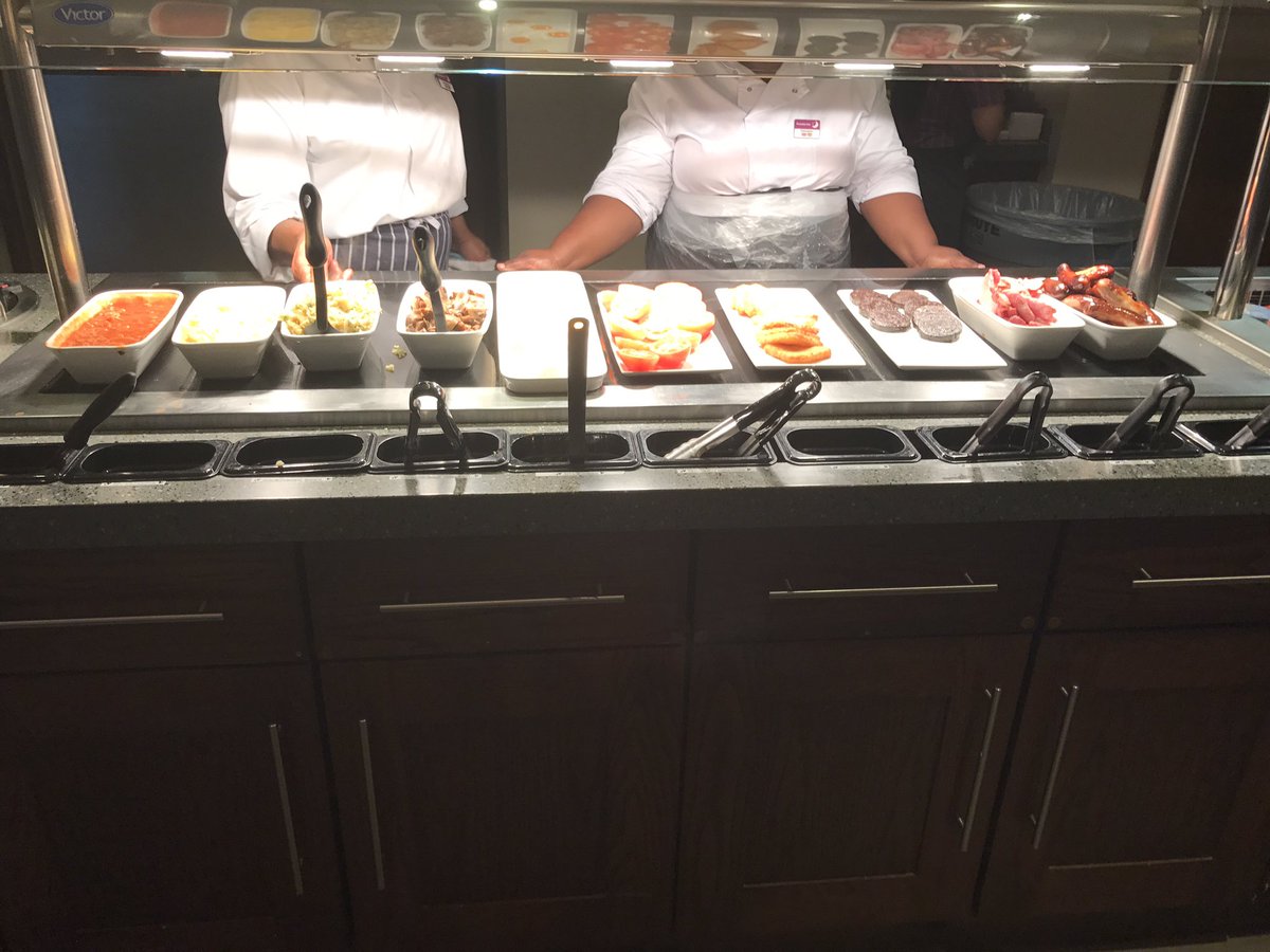 Cooking up success! Low volume buffet during non peak hours!Fresh, hot &amp; good looking food 🍳🥓 #BBF @R4chelMcKeeman <a href="/CipIlascu/">Chip Ilascu</a> <a href="/LAhMostloved/">LAhMostloved</a>