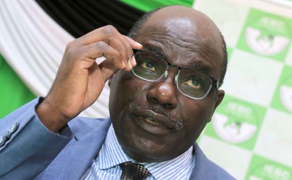 KopanastivStiv's tweet photo. When Chebukati realizes that #OppositionDemos are on and that @ItsMutai has appealed Judge Mativo's ruling which he relies on #PollPrepsKe https://t.co/M1BcRUFQQq
