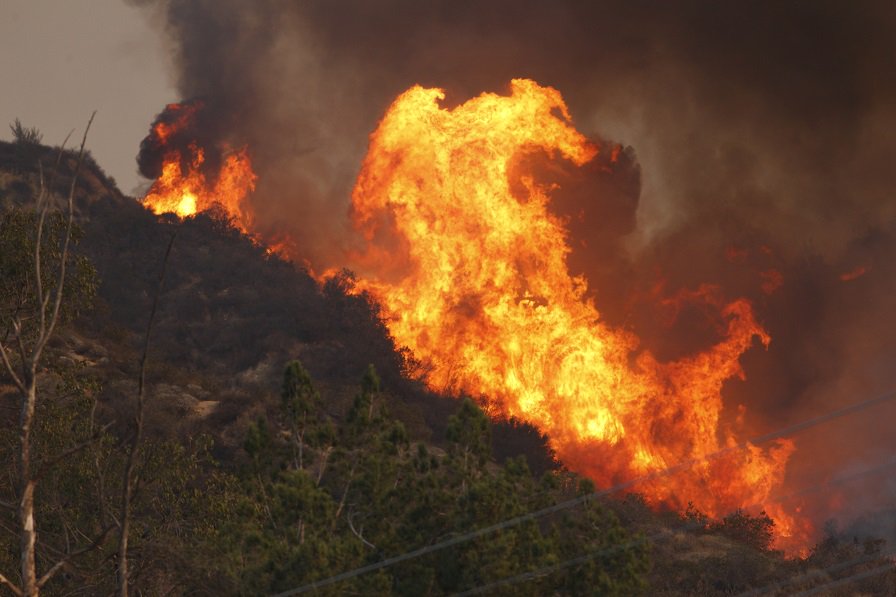 Allianz's tweet photo. #Fire damages often lead to full losses. Businesses impacted in California are mostly #MidCorp companies i.e. hotels &amp; Napa Valley #Wineries https://t.co/XlVQmPvfsc