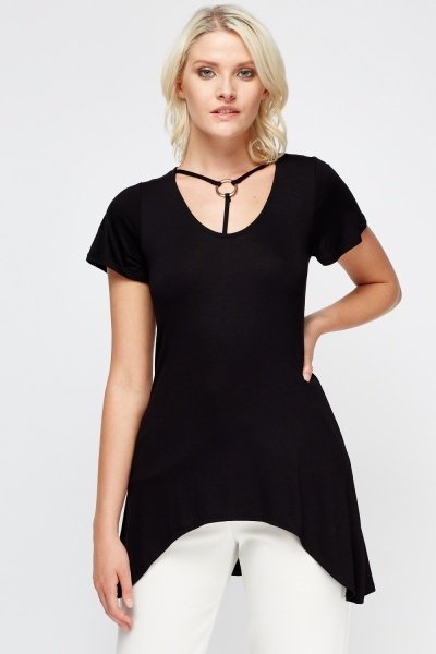 slay_styleguide's tweet photo. #Pechschwarz? Von wegen! #Freitagder13 Oberteil mit Halsband 🔍611588. Minikleid 🔍612444. Spitzenrock 🔍 612636. Top mit Kette 🔍612645 https://t.co/XwUEbIKtix