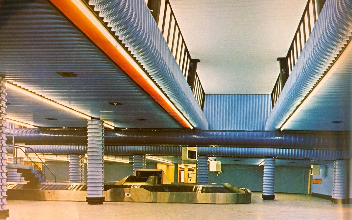 OSaumarezSmith's tweet photo. 1970s interior makeover of Heathrow Terminal 2 was plastic fantastic https://t.co/60gkC6fVs7