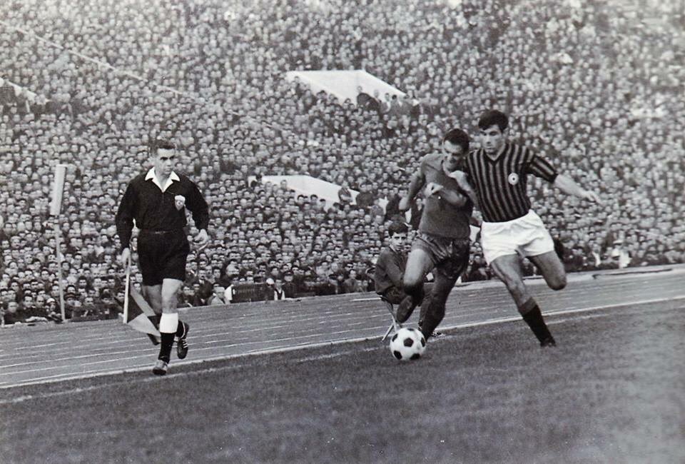 OldFootball11's tweet photo. #FCLevski v #ACMilan European Cup Winners Cup 1967/68
#Sofia #Bulgaria https://t.co/L4ESHamNpZ