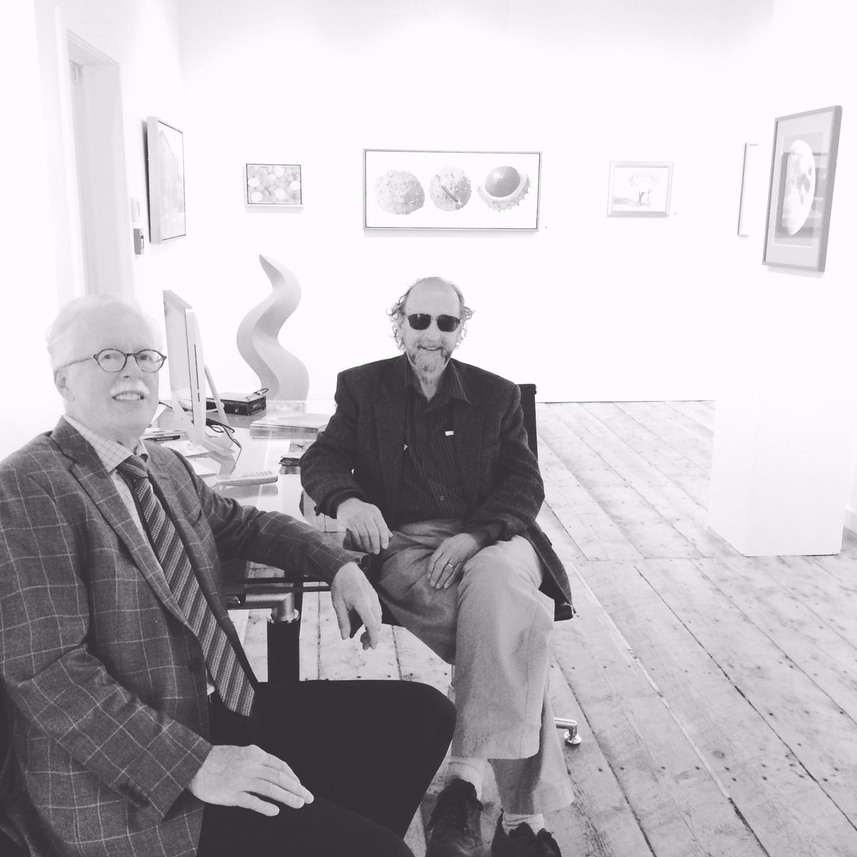 BMGallery1's tweet photo. Hertzl and Peter discussing some last details. Tonight 5-8#livelifeuptown 
#monumentalshow #artstars #coolcats https://t.co/U5vrJI95OI