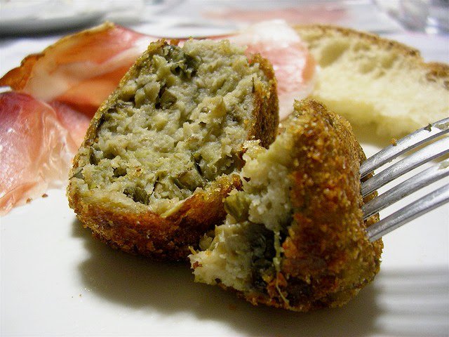 chefocuisine's tweet photo. Recette de #croquettes d' #aubergines aux #fromages et #basilic - #polpettes (Italie) https://t.co/2zLgfOXs9l https://t.co/j25cQXIWi4