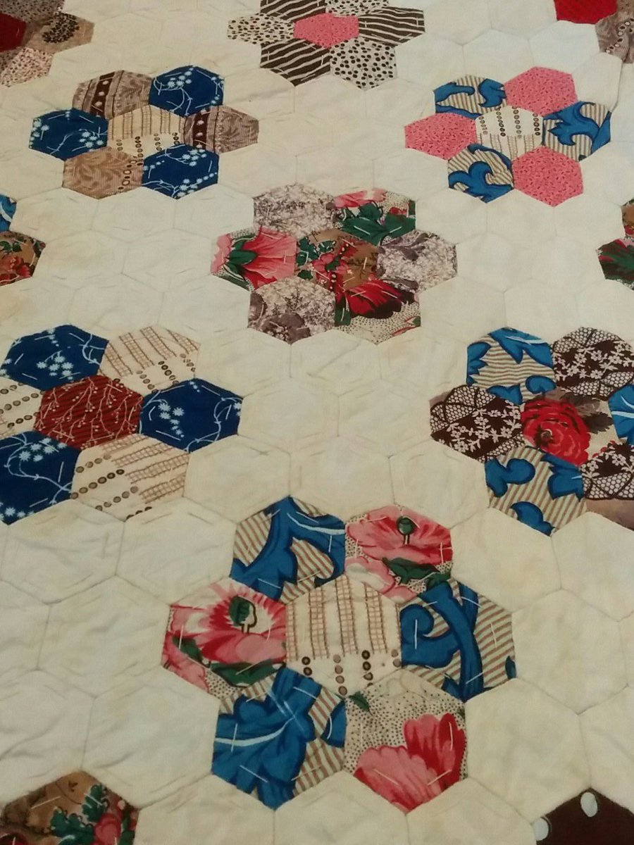 CarolineSalford's tweet photo. Lovely to welcome British Quilt Study group @HarrisPreston today. Here's few snaps - #textiles #quilts #patchwork #coverlets https://t.co/aNWpoWjJbR