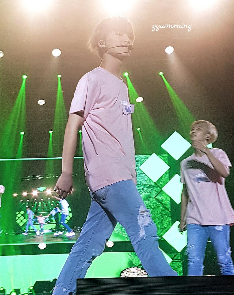 Gyumorning17's tweet photo. 막내 디노야 @pledis_17
이찬이 넘 잘생겼어요 ㅠㅠㅠㅠ #세븐틴 #디노 #찬 #DiamondEdgeinManila #CheckinManilaCity https://t.co/6mYeQwtMyU