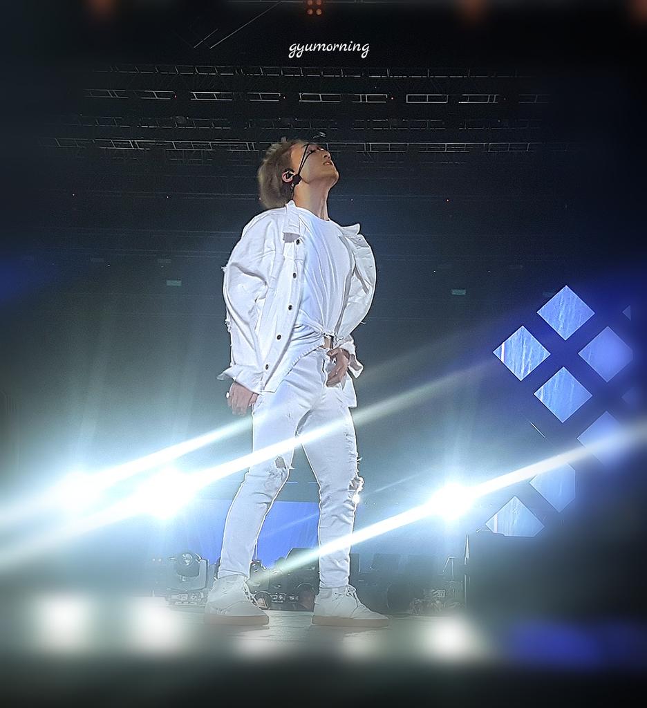 Gyumorning17's tweet photo. 막내 디노야 @pledis_17
이찬이 넘 잘생겼어요 ㅠㅠㅠㅠ #세븐틴 #디노 #찬 #DiamondEdgeinManila #CheckinManilaCity https://t.co/6mYeQwtMyU