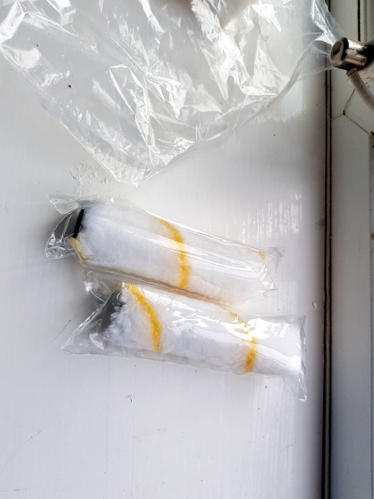 Jenthedecorator's tweet photo. The #RollandGo #FatHog and individually wrapped mini sleeves from @JohnstonesTrade https://t.co/4SCWiT76nz