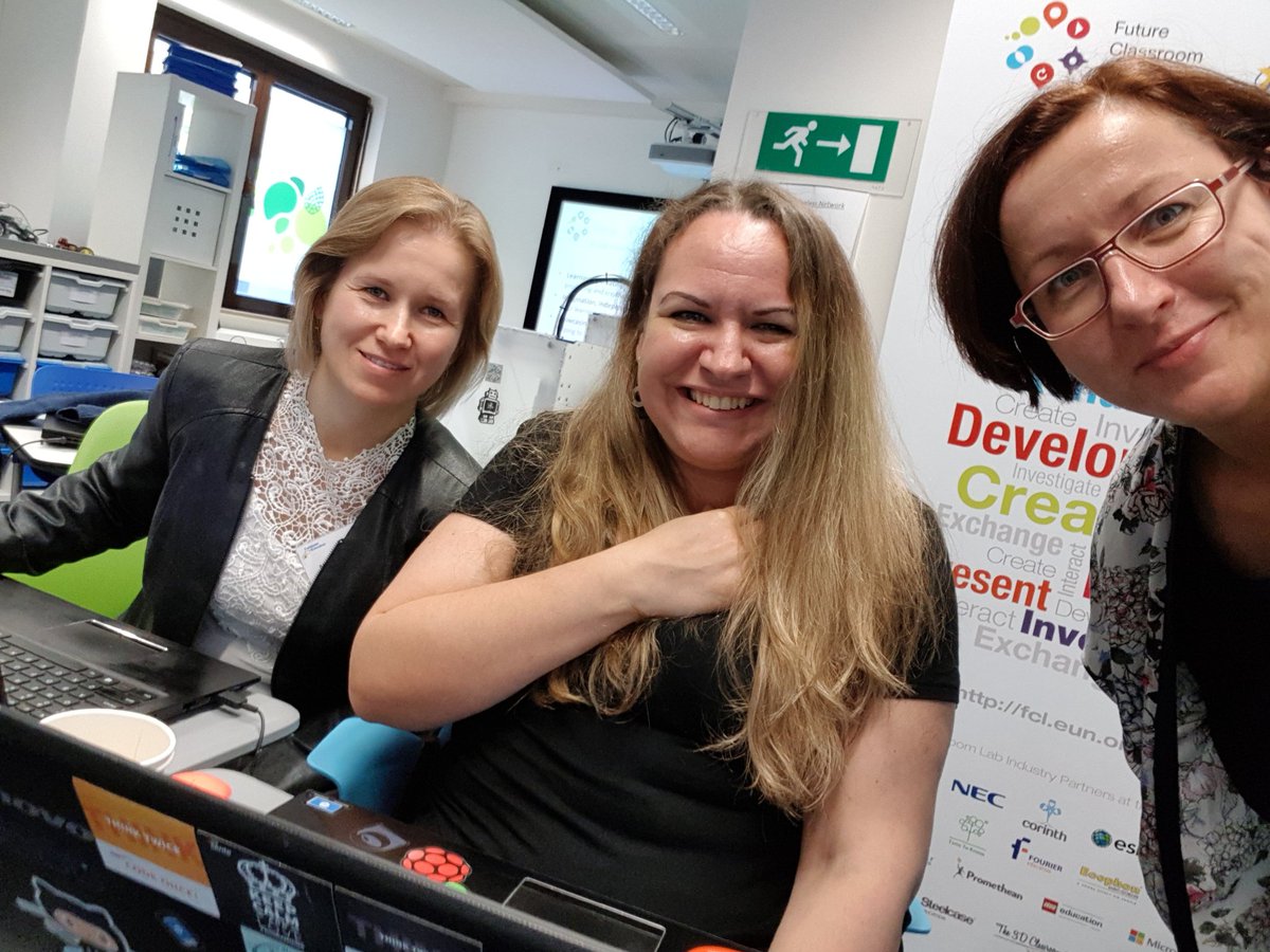 jola_gradowska's tweet image. #DISCODE_eu #HandsOnHack #fcl_eu 
Hacking hard!