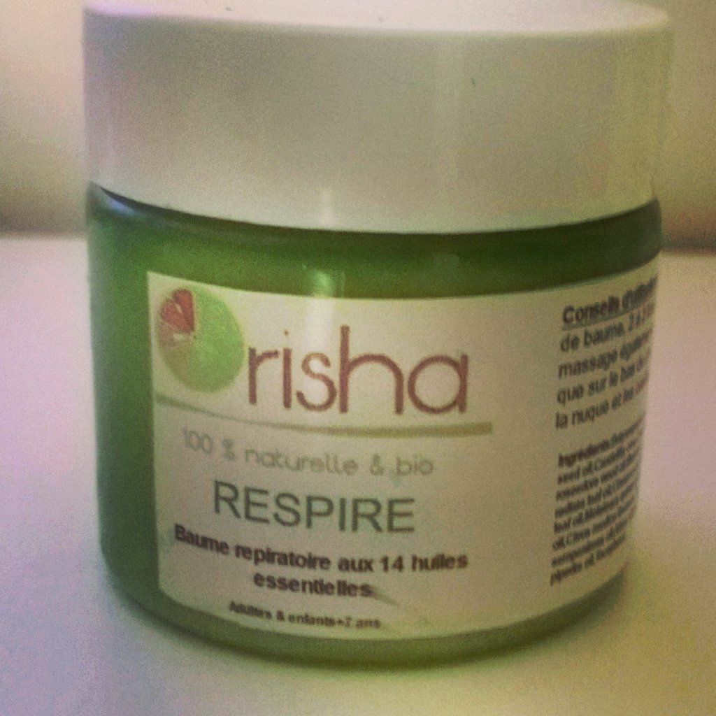 orishabio's tweet photo. Rien de tel qu'un bon baume respiratoire aux 14 huiles essentielles #bronchite #angine #SoinsPourTous #essentialoils #organic #madeinFrance https://t.co/2dkozzzDsg