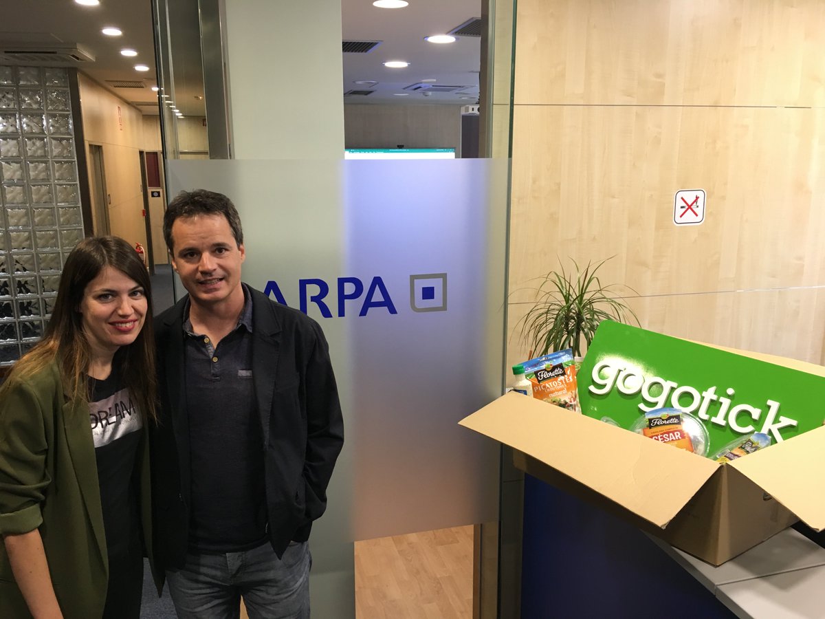 ARPA_Abogados's tweet photo. @gogotick @Florette_es @InnovactionWeek Acaba de pasar @gogotick por ARPA con 1 caja llenita de productos @Florette_es. Gracias por el premio. Estamos encantados! #InnovactionWeek https://t.co/05gpilta4q